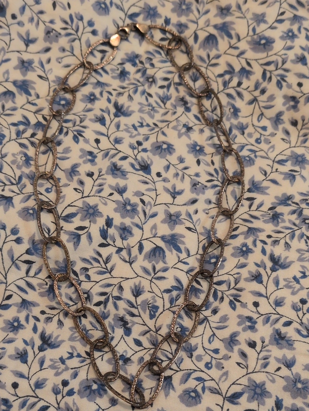 Textured Oval Link 17" Necklace in Sterling Silver